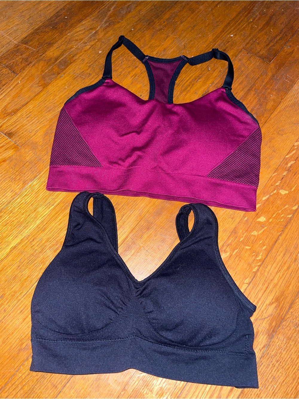 2 sports bra in size medium